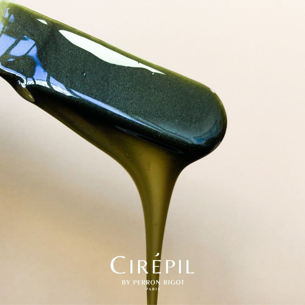 Beautiful Green Cirepil Homme Hard Wax for salon spa